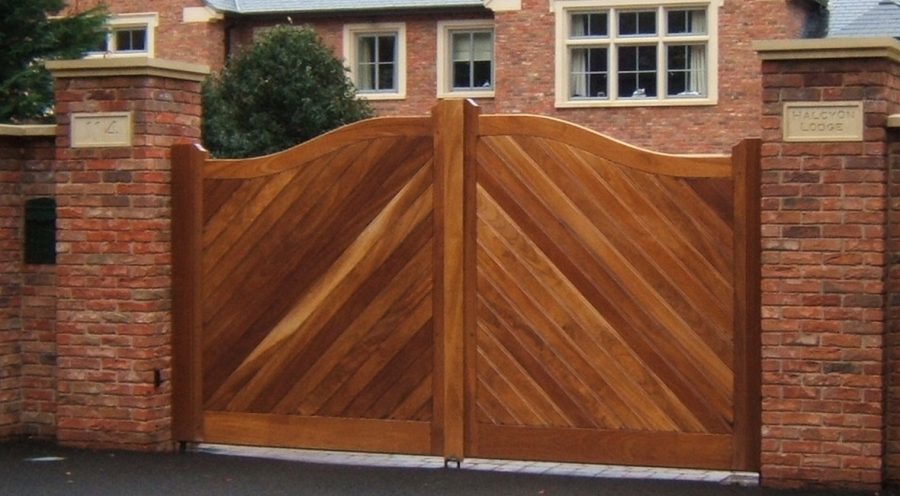 Hardwood Gate 10