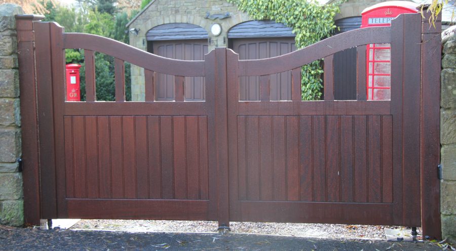 Hardwood Gate 16