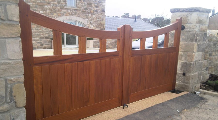 Hardwood Gate 17