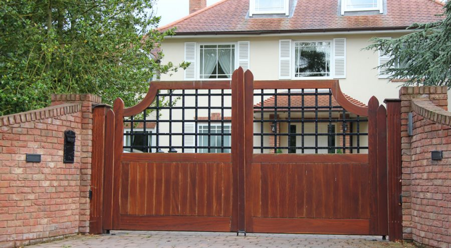 Hardwood Gate 30